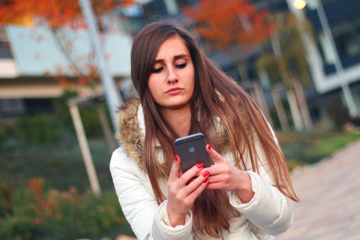 Cómo responder cuando finalmente te envía un mensaje de texto: 12 mejores maneras